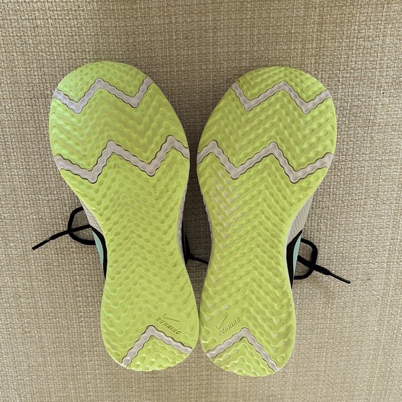 Nike Revolution Running Shoes - Picture 7 of 7